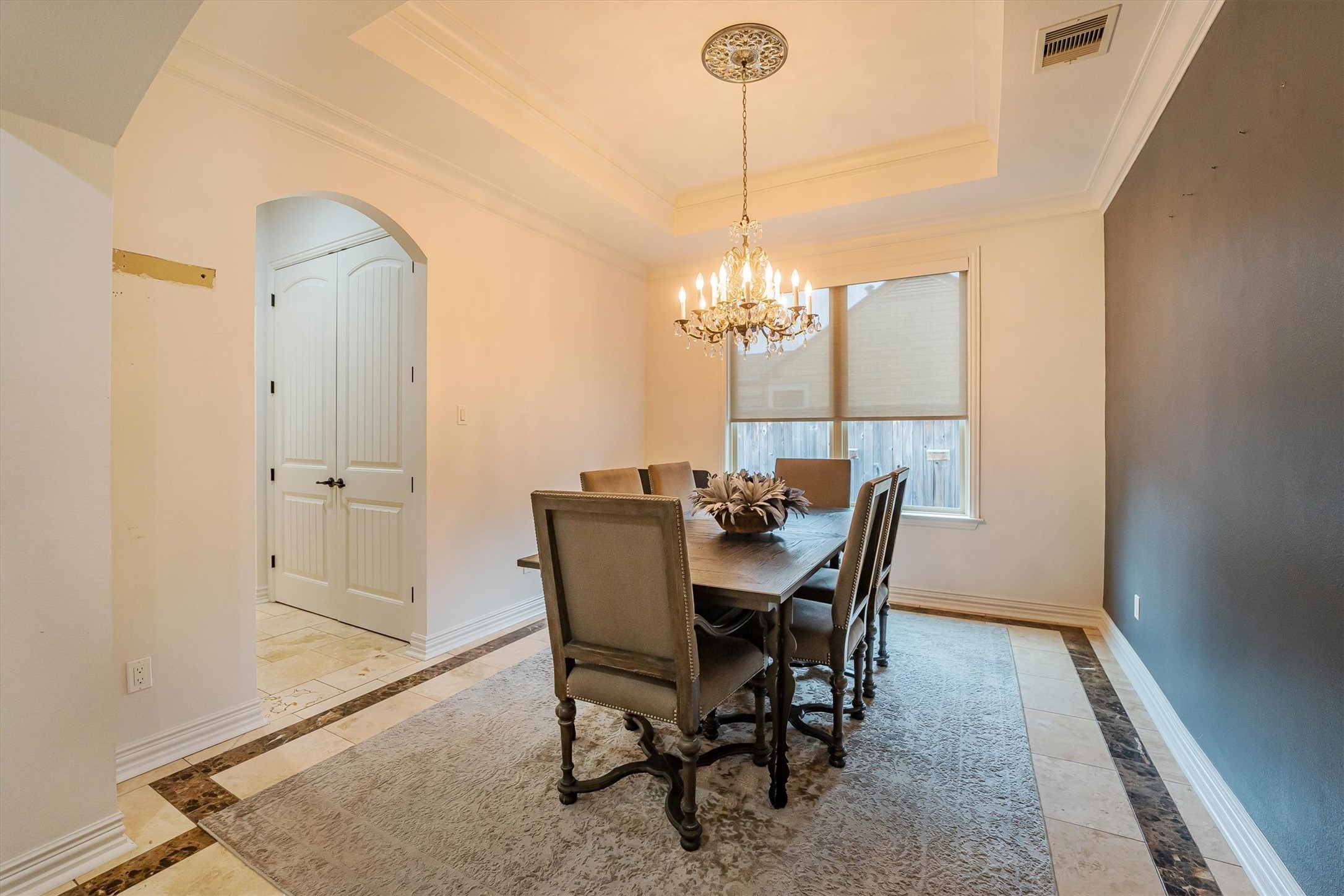 424 West 32nd Street Houston, TX 77018 - Photo 6 of 50 Very comfortable formal dining area.