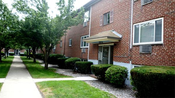 52 Bryon Road, Unit 1 Boston, MA 02467 - Photo 7 of 8