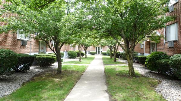 52 Bryon Road, Unit 1 Boston, MA 02467 - Photo 8 of 8