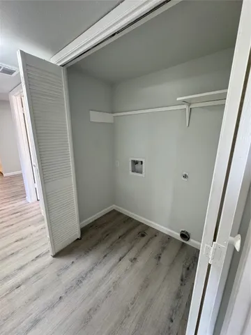 $139,500 | 10555 Turtlewood Court, Unit 909, Houston, TX 77072