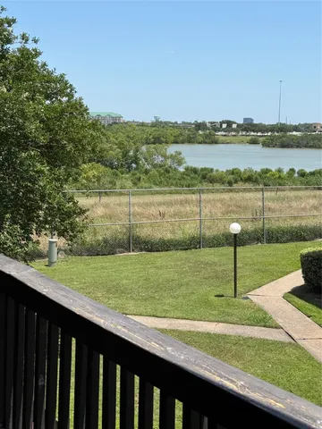 $139,500 | 10555 Turtlewood Court, Unit 909, Houston, TX 77072