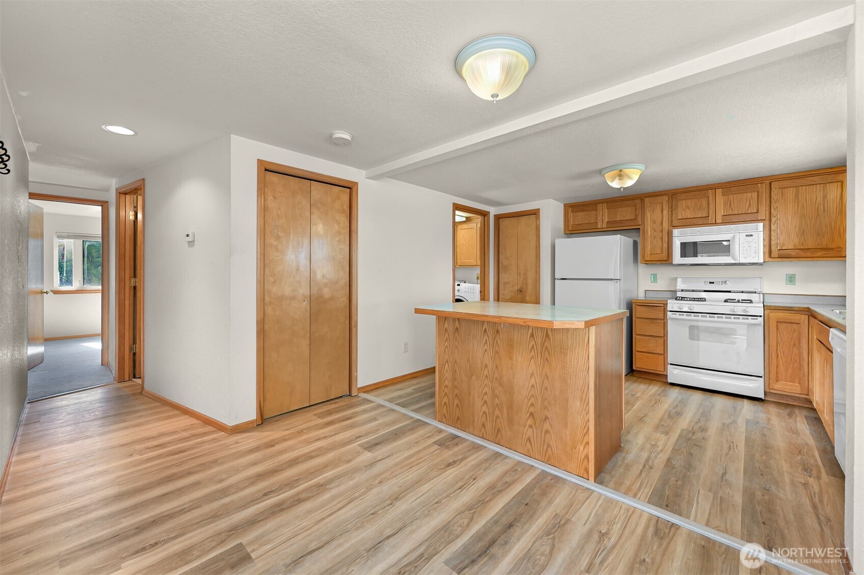 8141 Comox Road Blaine, WA 98230 - Photo 8 of 33