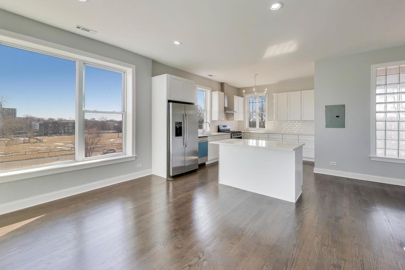 313 East 60th Street, Unit 4 Chicago, IL 60637 - Photo 14 of 46