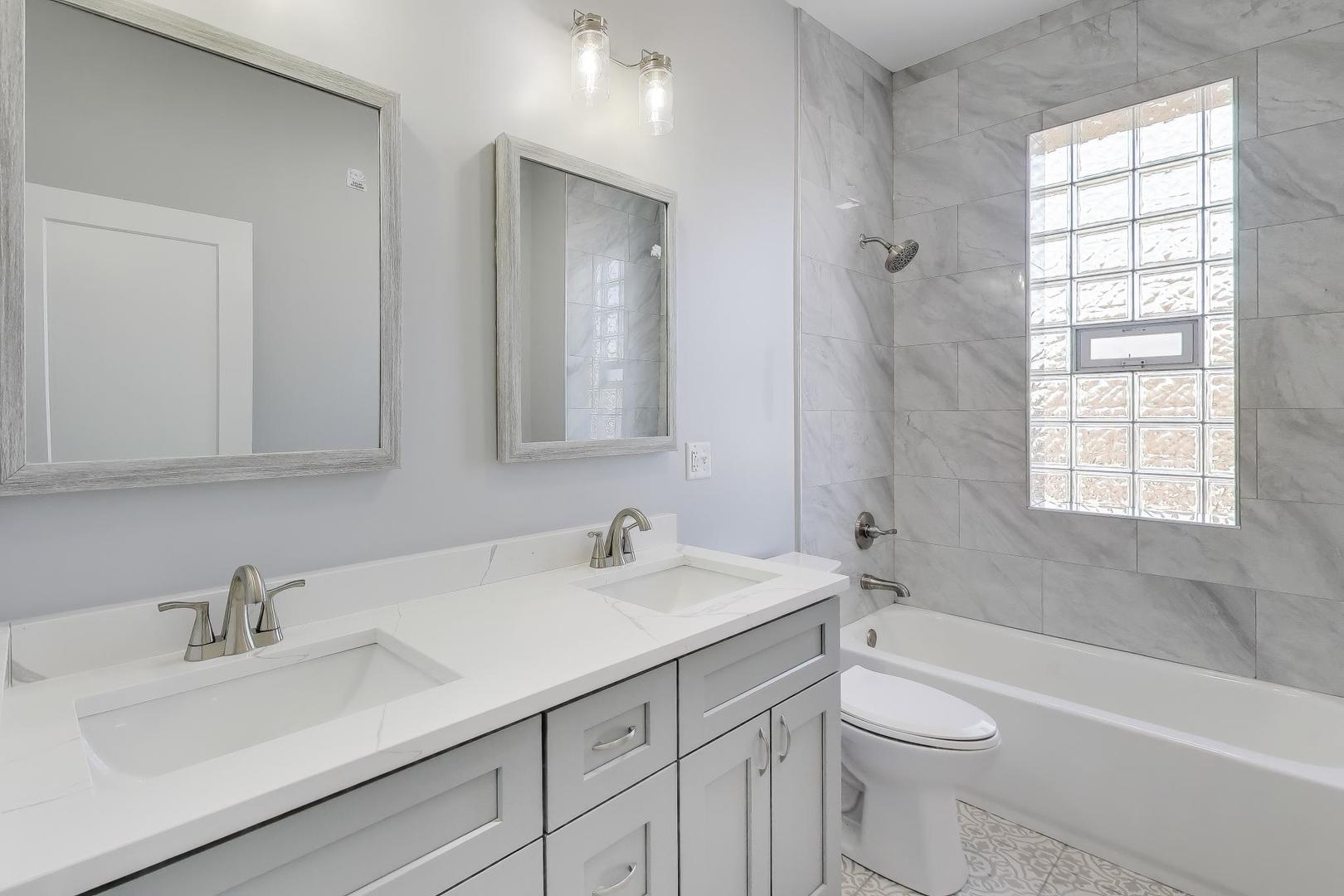 313 East 60th Street, Unit 4 Chicago, IL 60637 - Photo 43 of 46