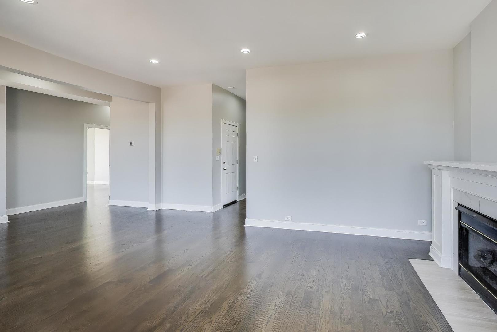 313 East 60th Street, Unit 4 Chicago, IL 60637 - Photo 9 of 46