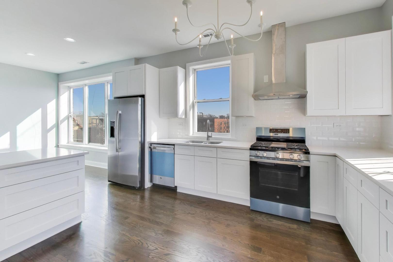 313 East 60th Street, Unit 4 Chicago, IL 60637 - Photo 10 of 46