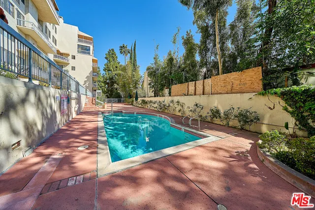 $5,200 | 4460 Wilshire Boulevard, Unit 406, Los Angeles, CA 90010