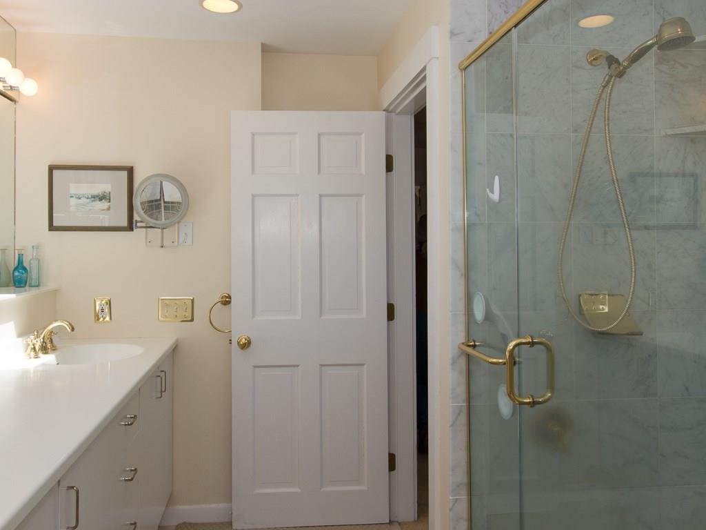 195 Roaring Spout Road Tenants Harbor, ME 04860 - Photo 13 of 32 Bathroom