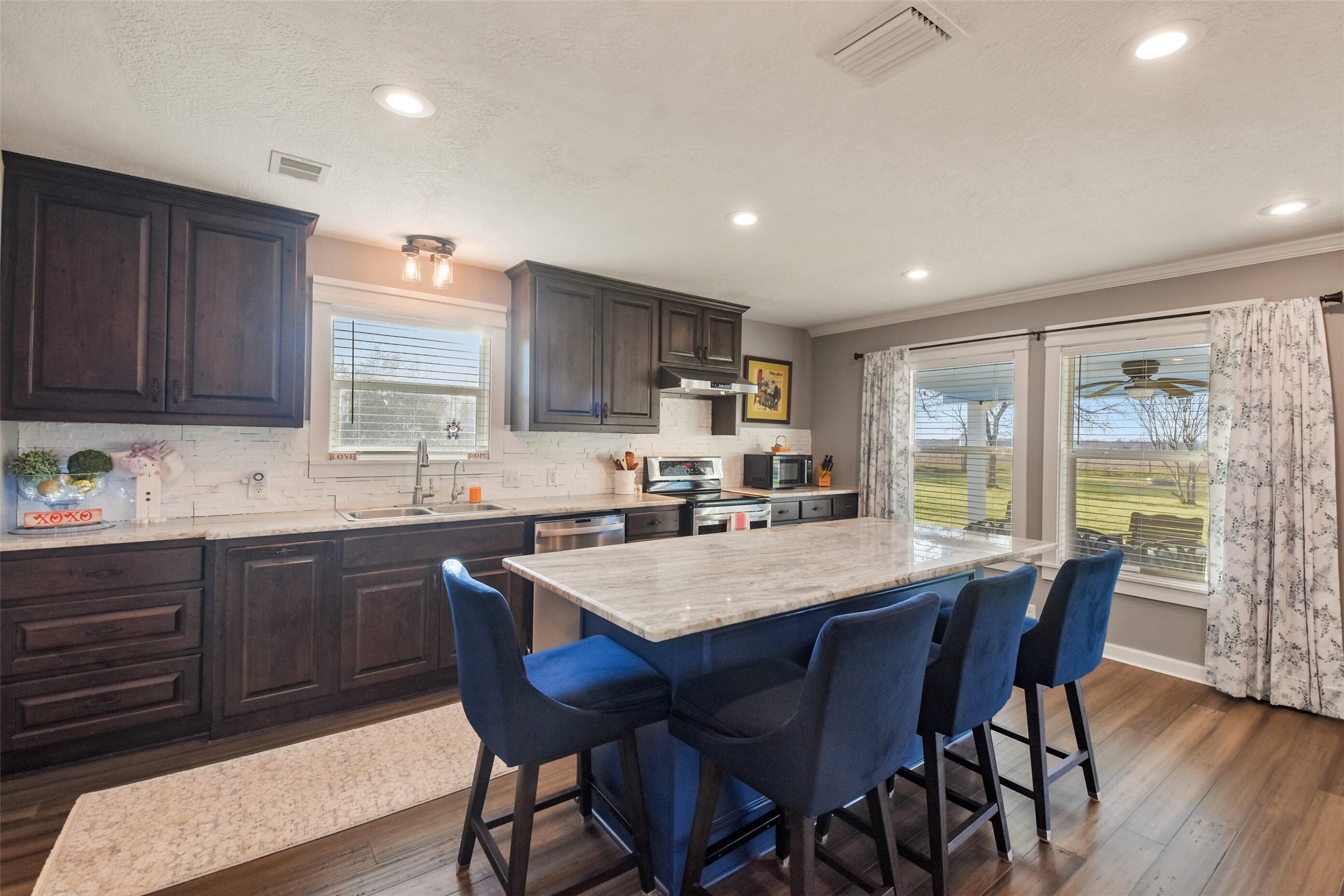 4620 Springfield Lane Brenham, TX 77833 - Photo 11 of 39 Gallery Image 11