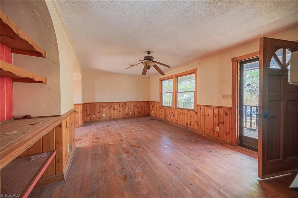 3089 Pipers Gap Road Mount Airy, NC 27030 - Photo 5 of 20