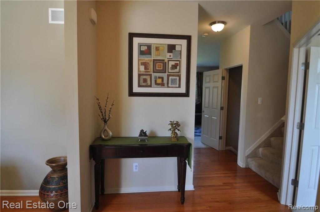 3398 Connors Drive Rochester Hills, MI 48307 - Photo 3 of 43