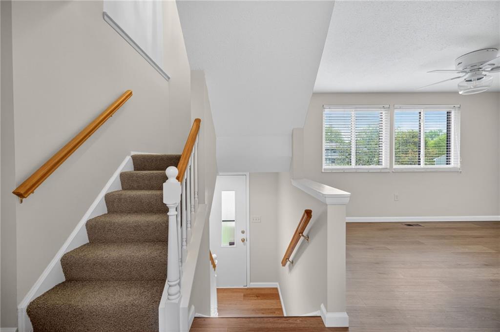 2011 Clearfork Road Bridgeville, PA 15017 - Photo 4 of 39