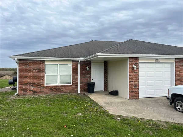 $289,900 | 100 4343p Lane, Clinton, MO 64735