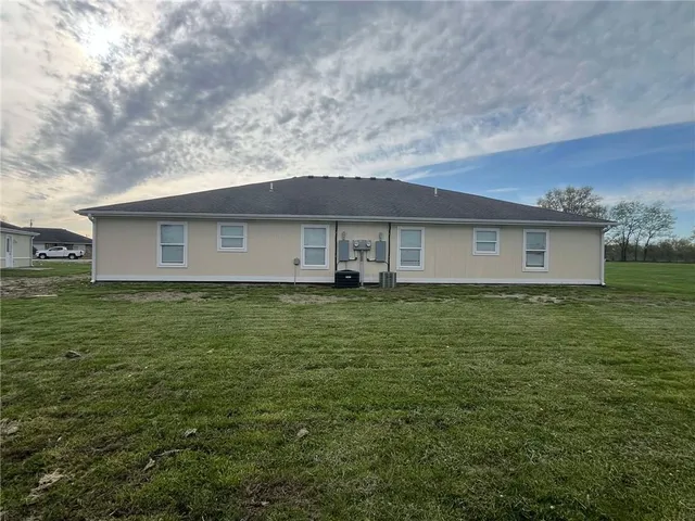 $289,900 | 100 4343p Lane, Clinton, MO 64735