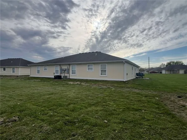 $289,900 | 100 4343p Lane, Clinton, MO 64735