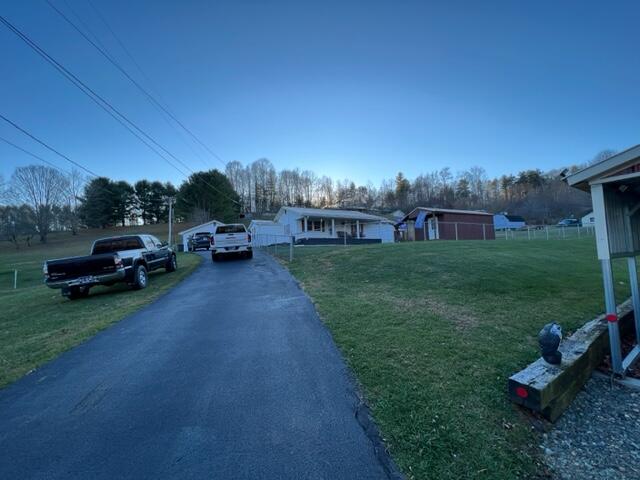 389 Corner Road Mountain City, TN 37683 - Photo 5 of 51 IMG_1974