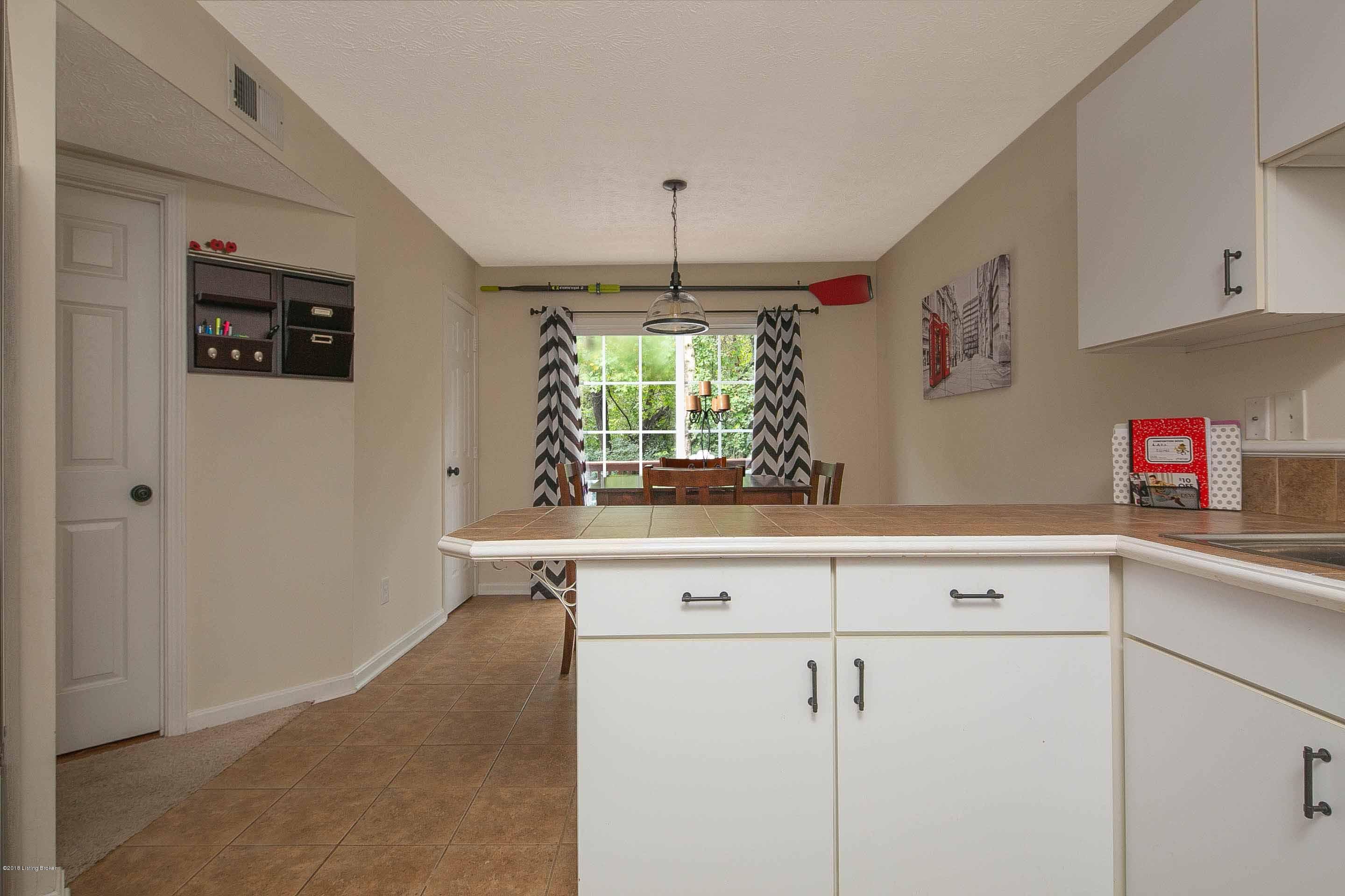 11006 St Rene Road Louisville, KY 40299 - Photo 28 of 43 27