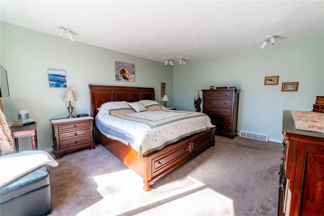 21 Latham Farm Road Smithfield, RI 02917 - Photo 19 of 28 Gallery Image 19