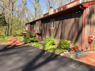 21 Latham Farm Road Smithfield, RI 02917 - Photo 3 of 28 Gallery Image 3