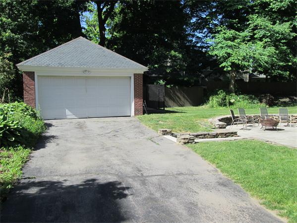 30 Otsego Road Worcester, MA 01609 - Photo 4 of 29 Gallery Image 4