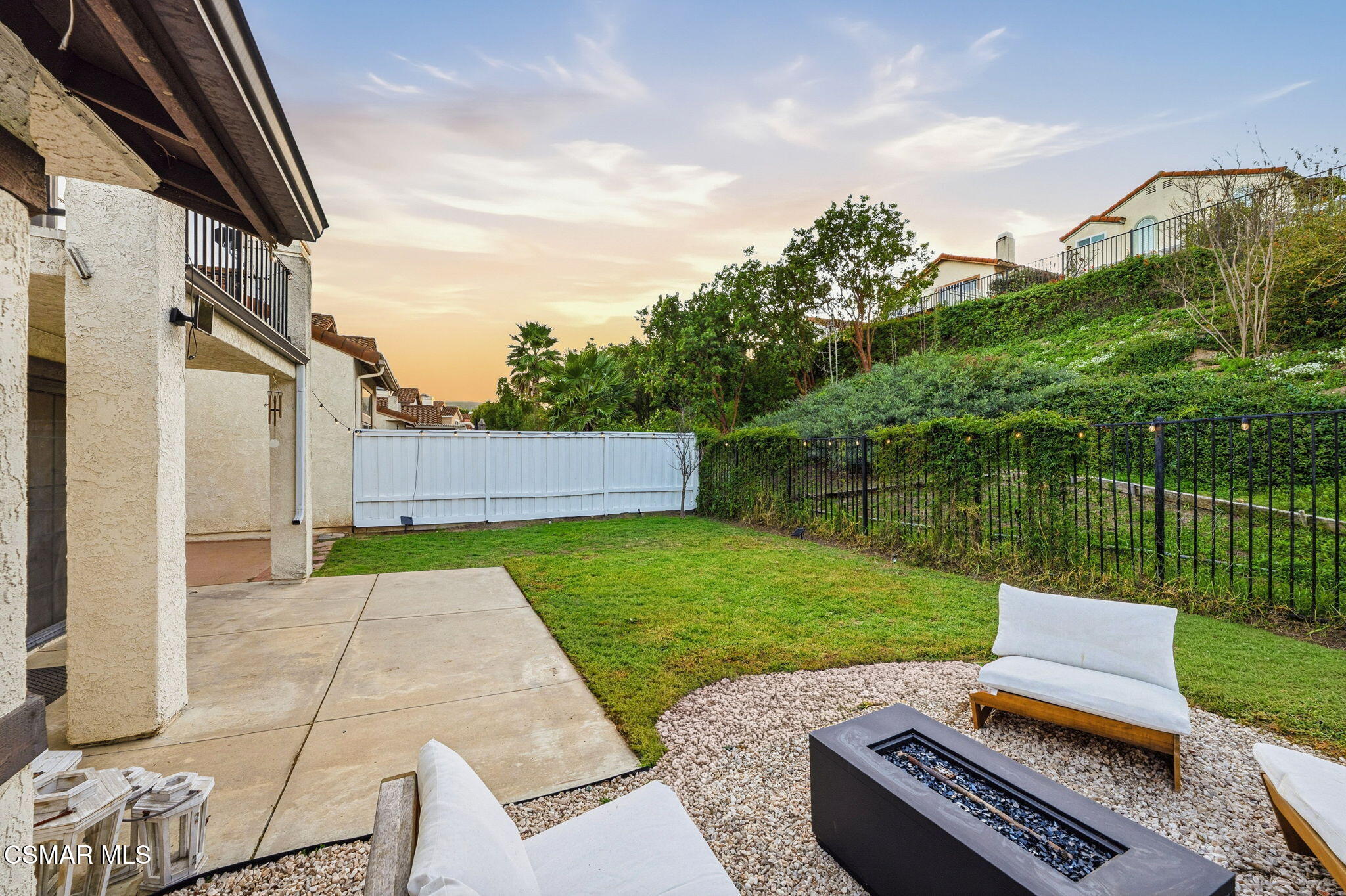 847 Links View Drive Simi Valley, CA 93065 - Photo 36 of 45 a view of a patio with a yard