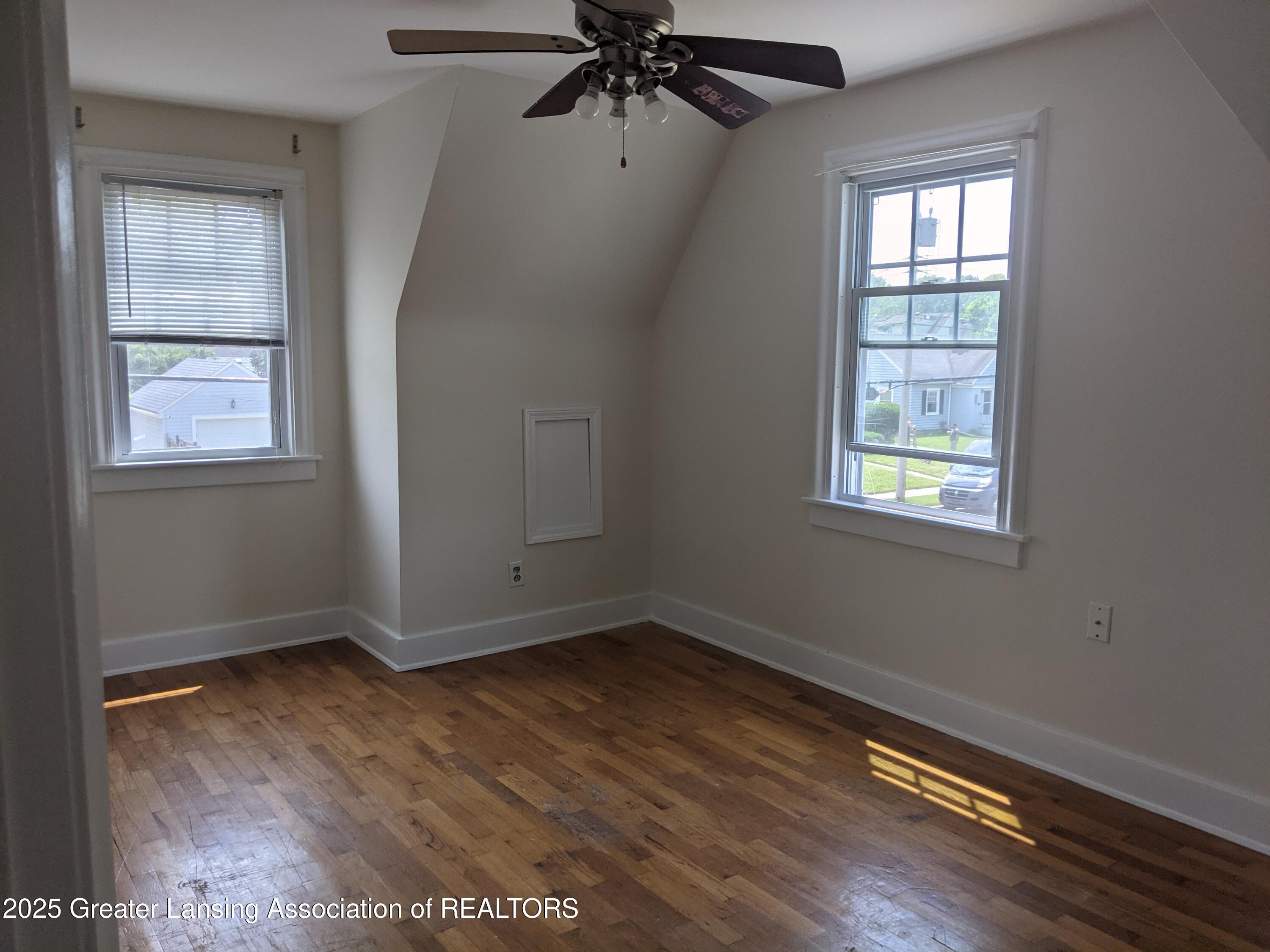 542 Riley Street Lansing, MI 48910 - Photo 10 of 17 PXL_20250612_161954373