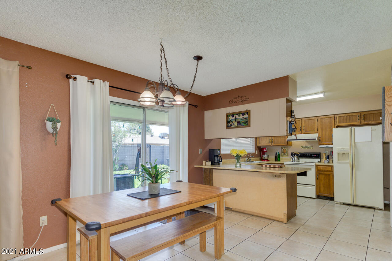 3425 South Roberts Road Tempe, AZ 85282 - Photo 3 of 31 07-Roberts