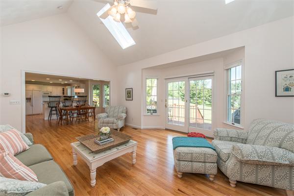 62 Notre Dame Road Bedford, MA 01730 - Photo 13 of 30 Gallery Image 13