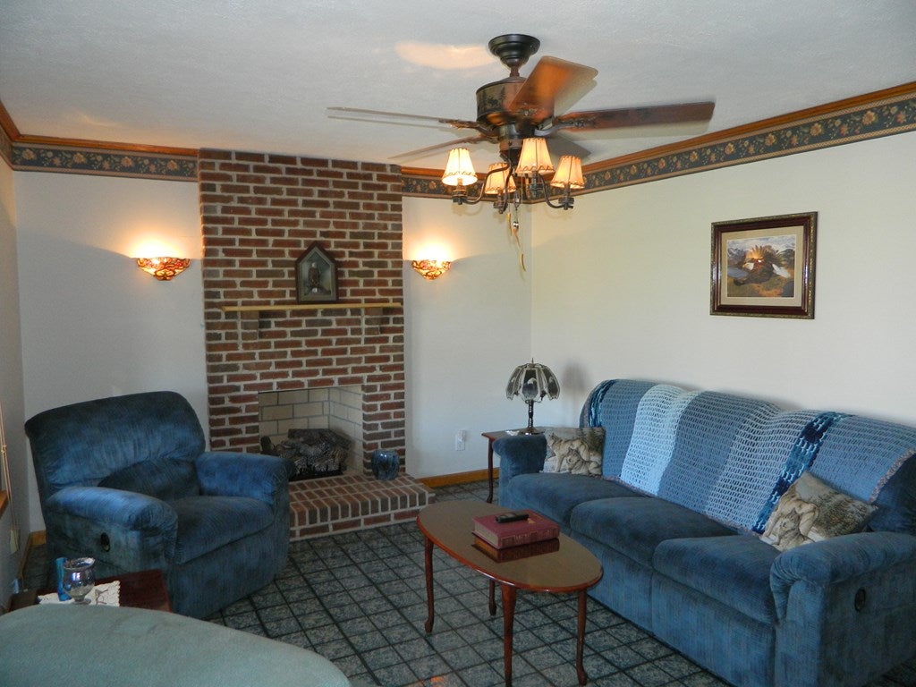 19029 Monroe Road Meadowview, VA 24361 - Photo 4 of 75 Gallery Image 4