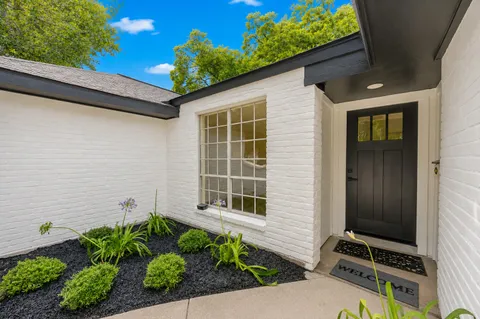 $374,000 | 10618 Braewick Drive, Houston, TX 77096