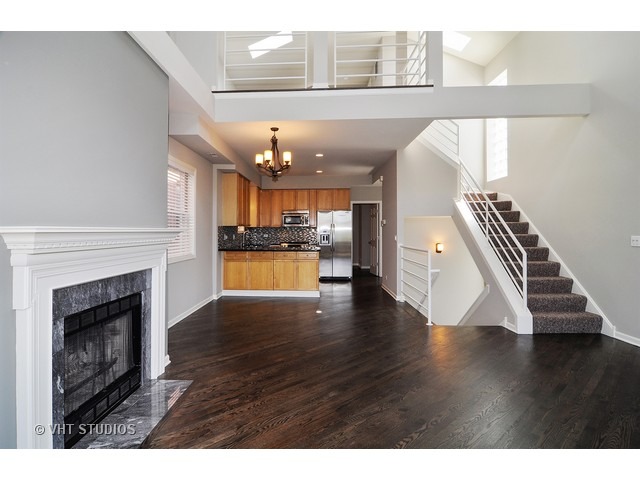 1139 West Addison Street, Unit 3 Chicago, IL 60613 - Photo 4 of 17