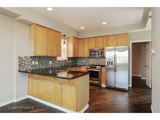 1139 West Addison Street, Unit 3 Chicago, IL 60613 - Photo 5 of 17