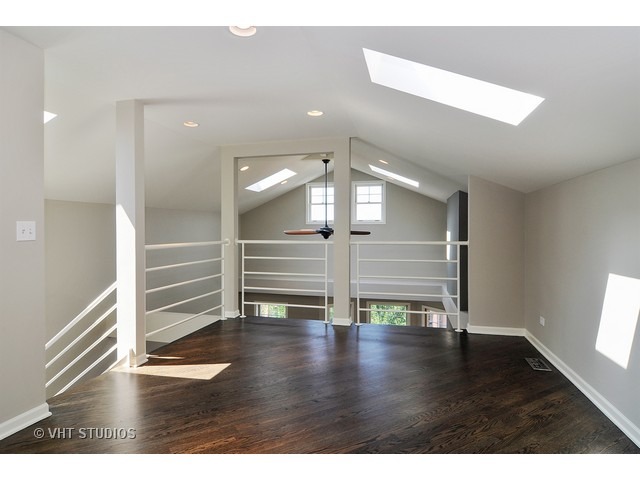 1139 West Addison Street, Unit 3 Chicago, IL 60613 - Photo 7 of 17