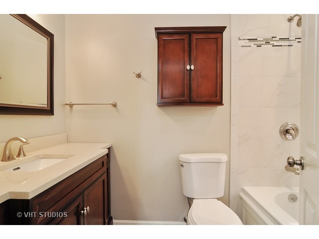 1139 West Addison Street, Unit 3 Chicago, IL 60613 - Photo 9 of 17