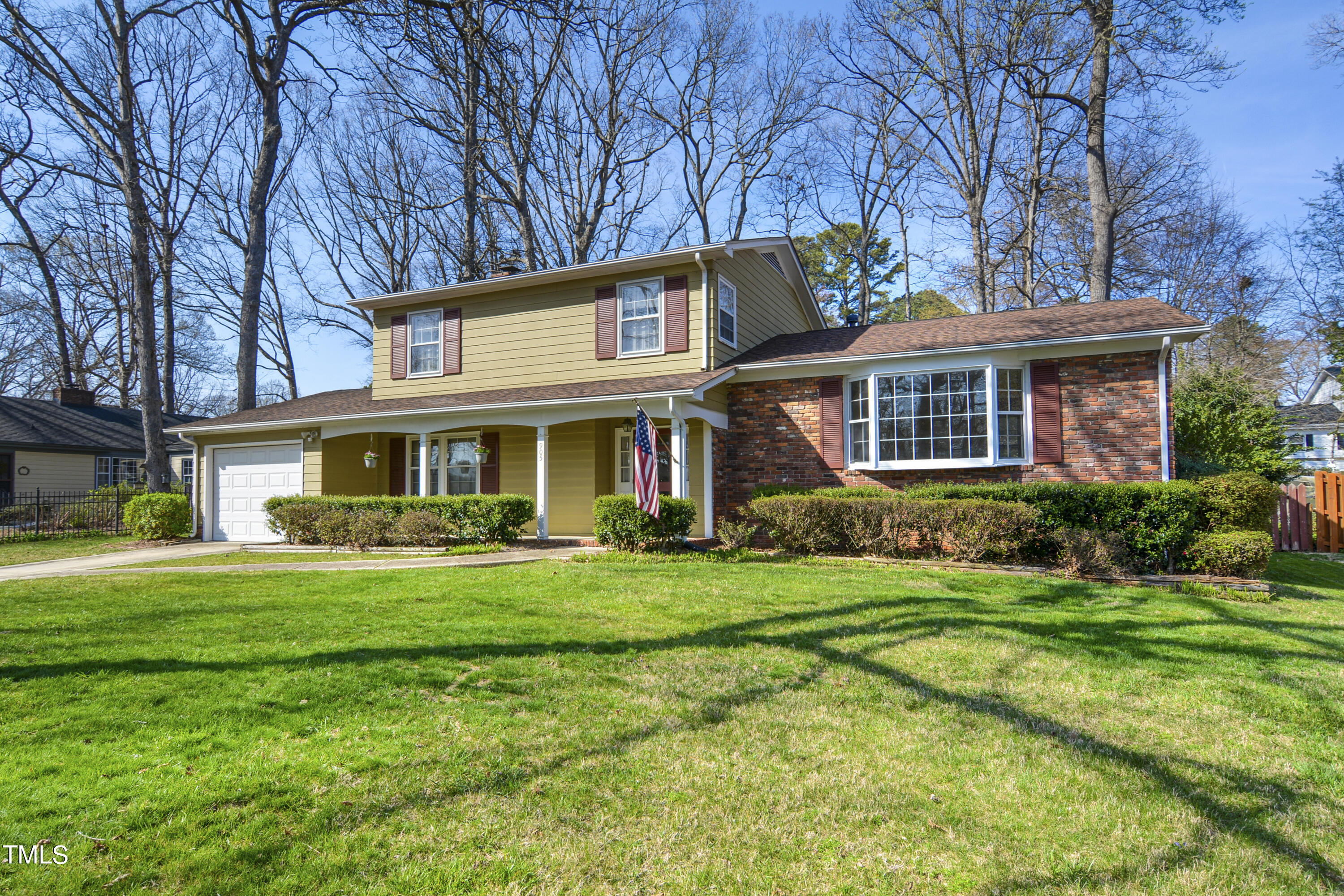 905 Hemingway Drive Raleigh, NC 27609 - Photo 2 of 23 02