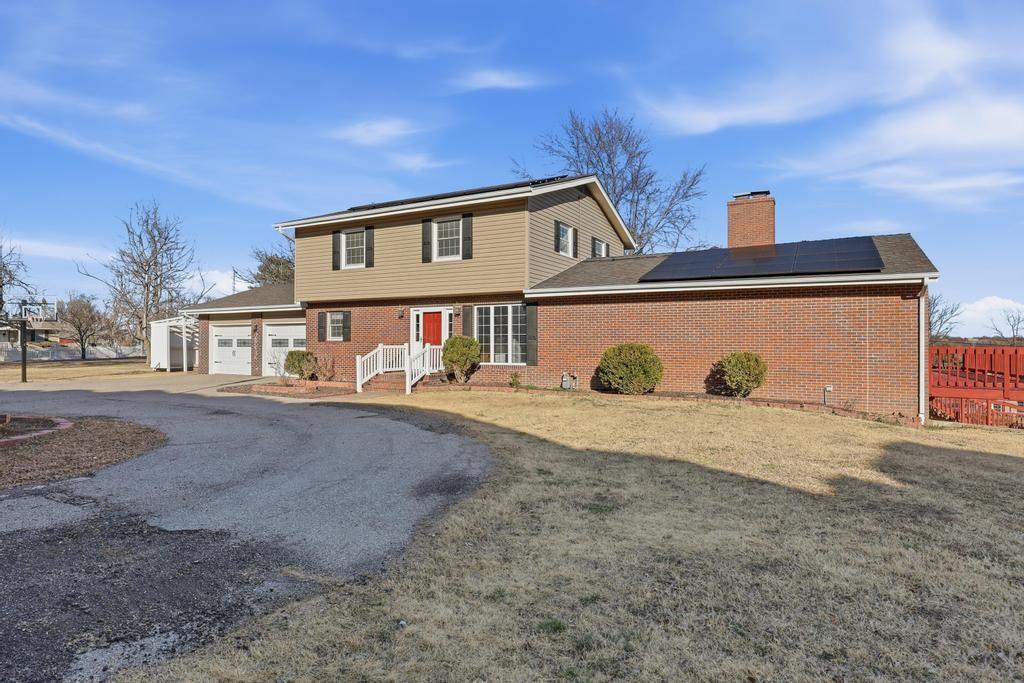 225 West 15th Street Fort Scott, KS 66701 - Photo 2 of 48