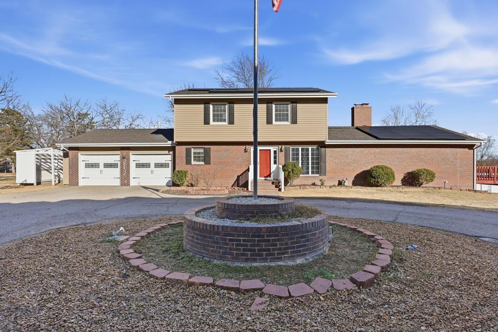225 West 15th Street Fort Scott, KS 66701 - Photo 3 of 48