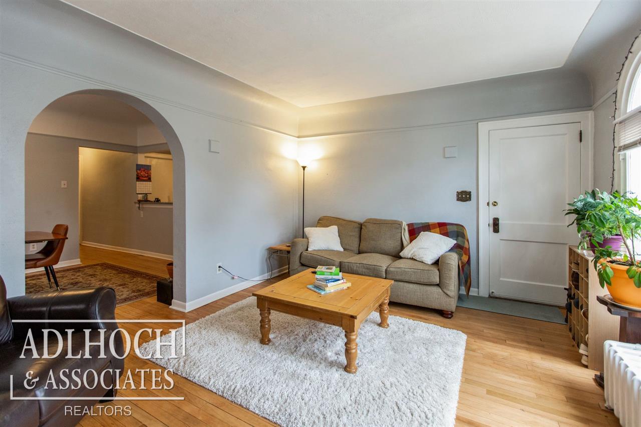 853 Nottingham Road Grosse Pointe, MI 48230 - Photo 6 of 16 31377826-5.JPG