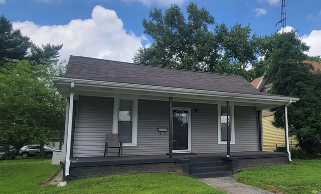 $89,900 | 914 North 9th Street, Vincennes, IN 47591