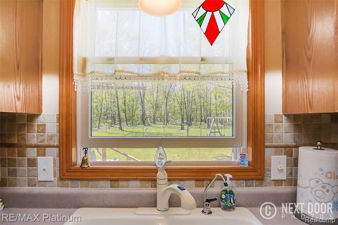 9101 Crofoot Road Fowlerville, MI 48836 - Photo 9 of 32 DSC00419 copy.jpg