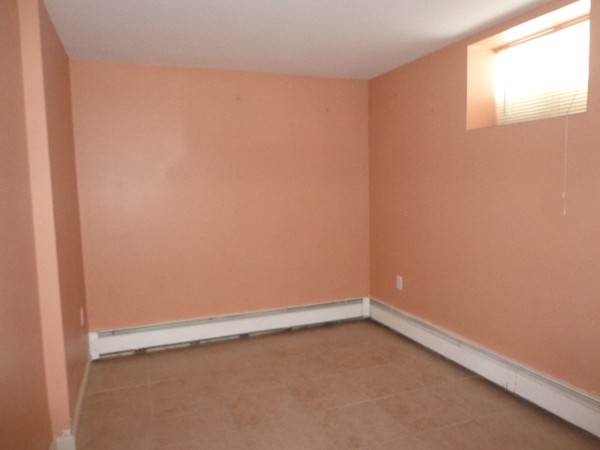 3 Laurent Road, Unit 2 Salem, MA 01970 - Photo 4 of 10 Gallery Image 4