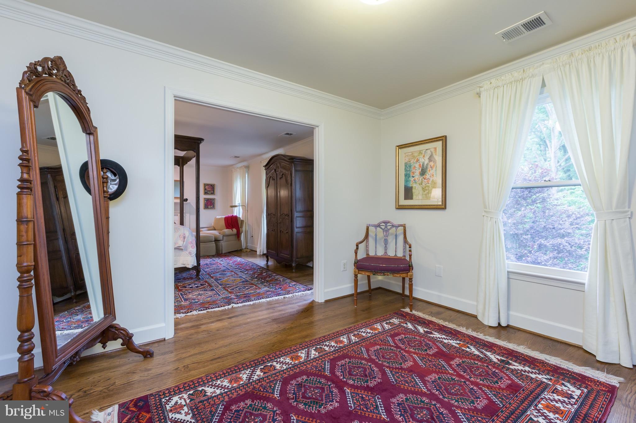 8006 Overhill Road Bethesda, MD 20814 - Photo 18 of 28 Dressing area