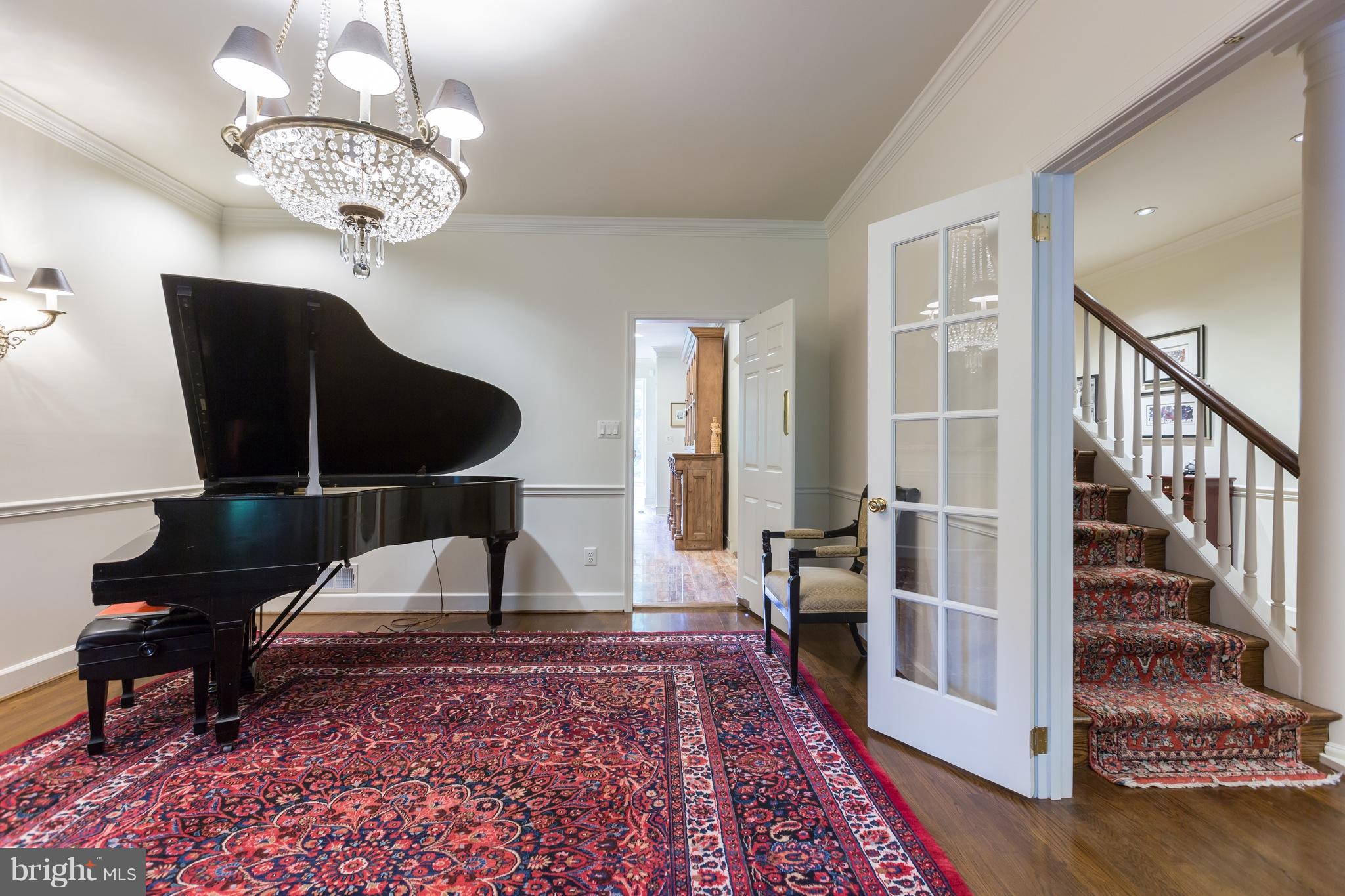 8006 Overhill Road Bethesda, MD 20814 - Photo 8 of 28 Dining Room