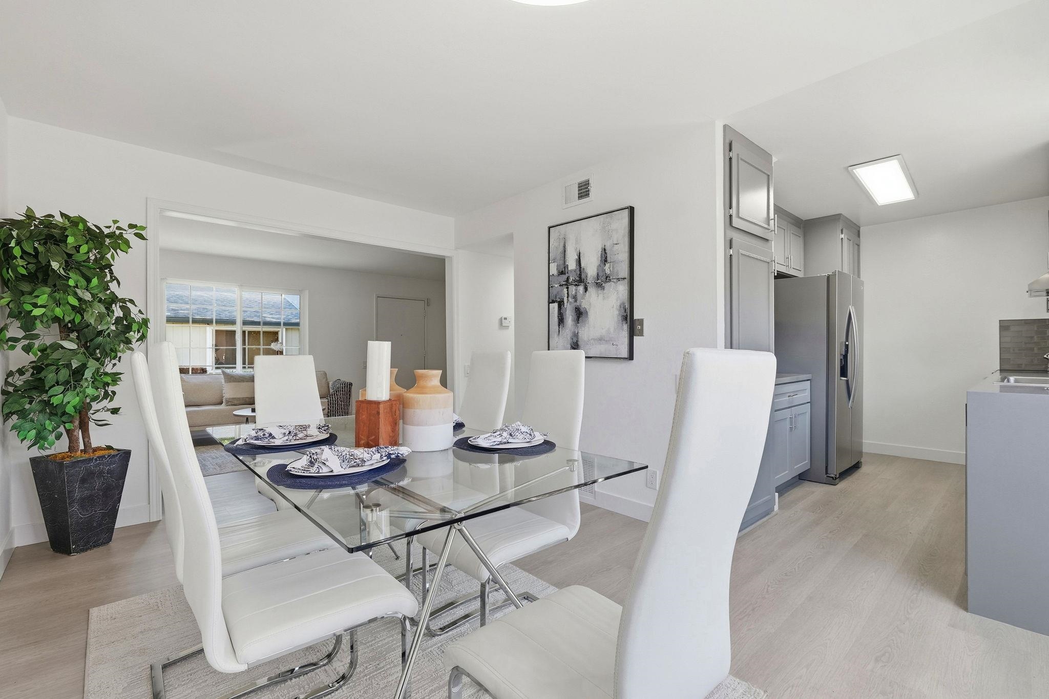 4290 Solar Circle Union City, CA 94587 - Photo 14 of 35 a living room with furniture and potted plant