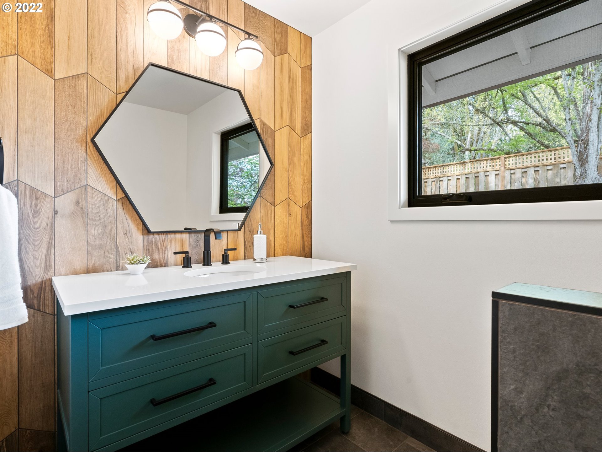 603 Atwater Road Lake Oswego, OR 97034 - Photo 22 of 32 Bathroom