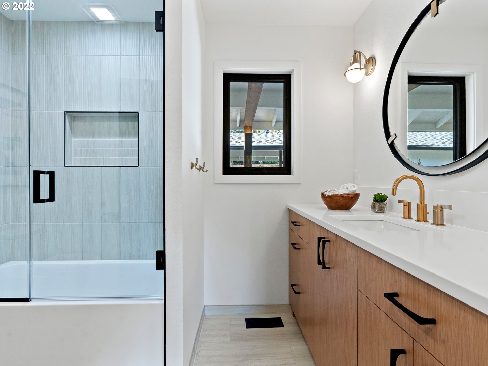 603 Atwater Road Lake Oswego, OR 97034 - Photo 25 of 32 Bathroom