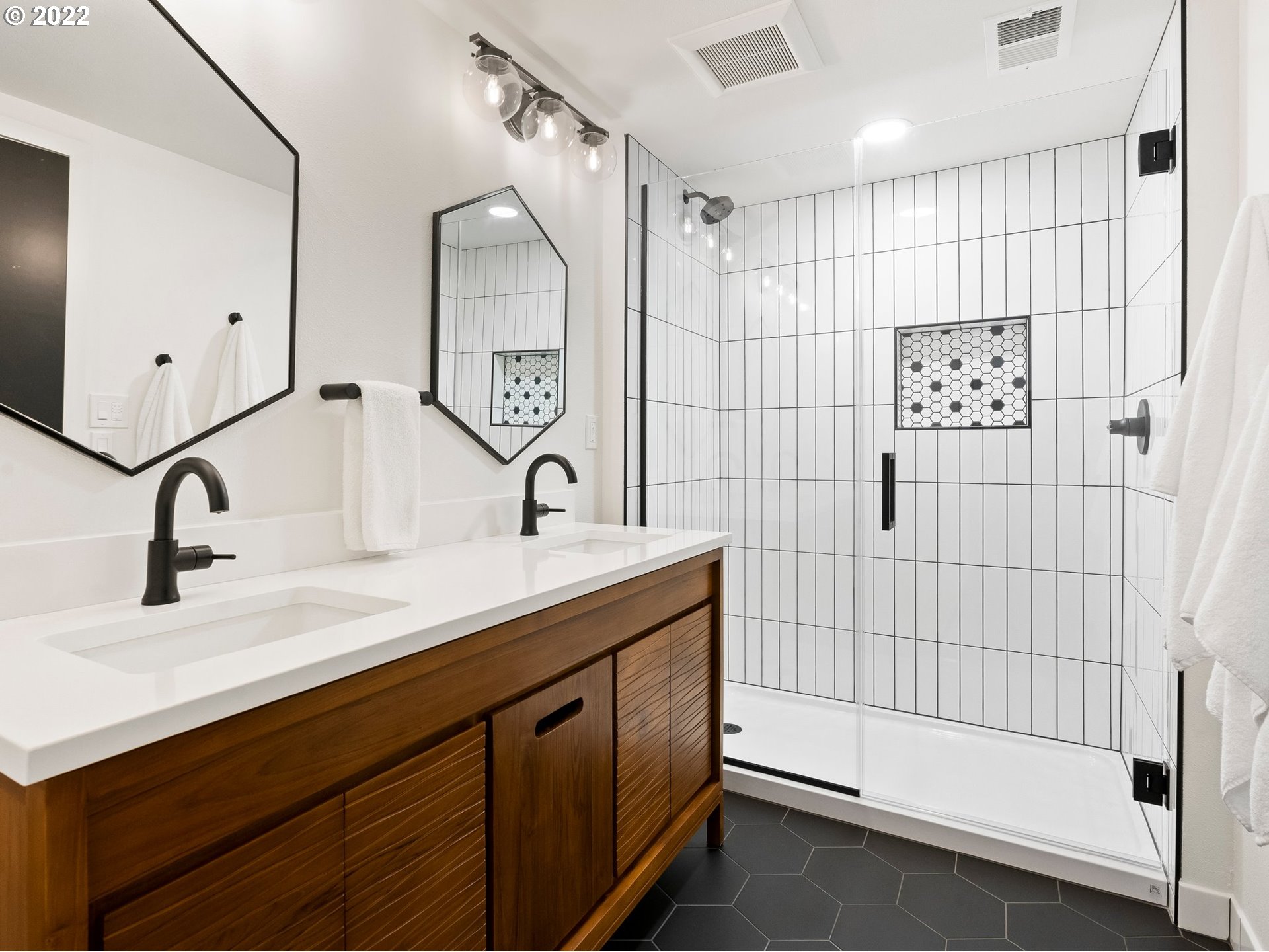 603 Atwater Road Lake Oswego, OR 97034 - Photo 30 of 32 Bathroom