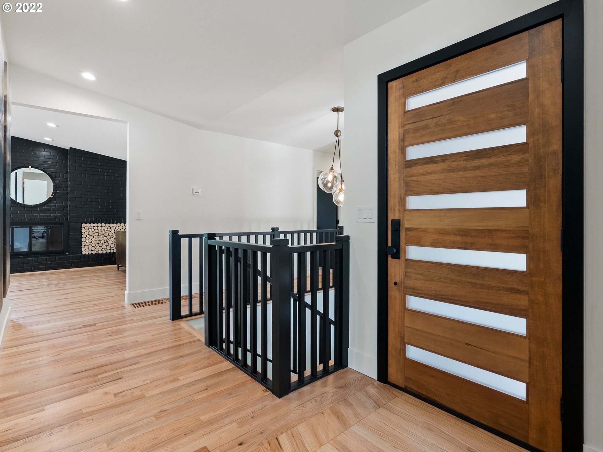 603 Atwater Road Lake Oswego, OR 97034 - Photo 5 of 32 Entrance/Foyer