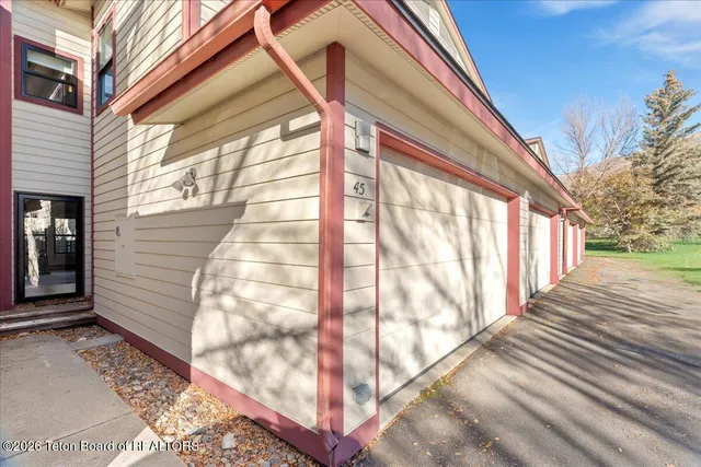 $1,350,000 | 1070 Elk Run Lane, Unit 45, Jackson, WY 83001