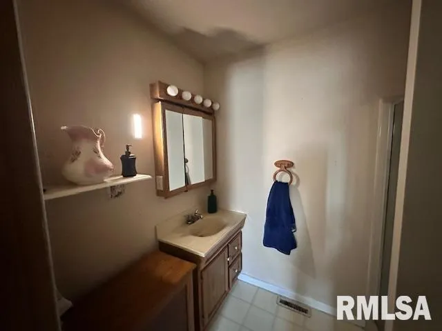 $365,000 | Undisclosed Address, Cuba, IL 61427